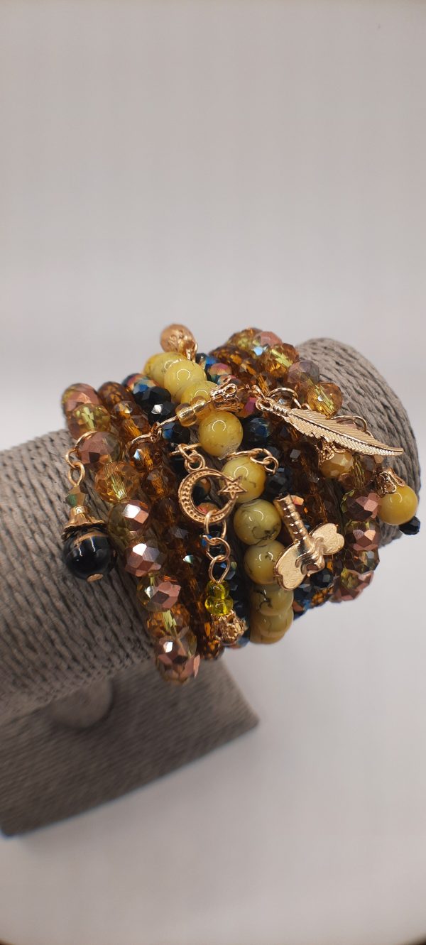 Ref 19 : Pack de 07 bracelets en perles de verre de cristal et de perles de cristal de pop-corn naturel avec breloques et charms.
