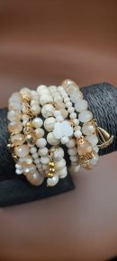 Ref 26: Pack de 07 bracelets en perles de verre de cristal et de perles de cristal de pop-corn naturel avec breloques et charms.